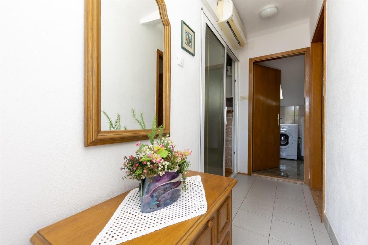 אומיס Apartment Ivanka מראה חיצוני תמונה
