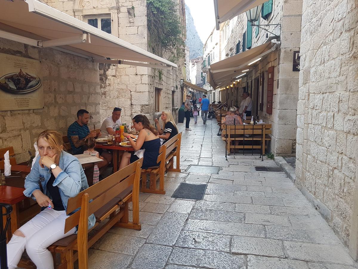 אומיס Apartment Ivanka מראה חיצוני תמונה